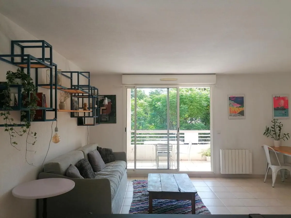 Apartment Marseille : Joli T2 Mer Et Collines + Terrasse